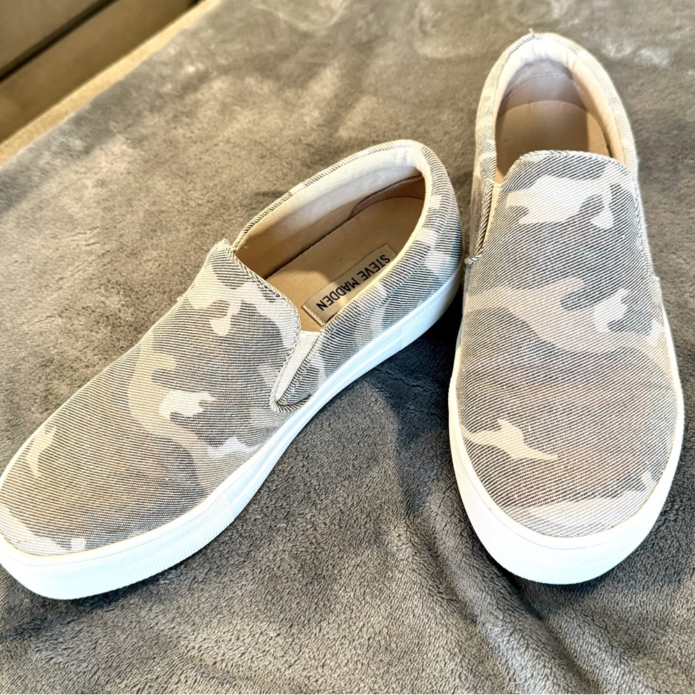 Steve Madden Camo Slip-on Sneakers 👟